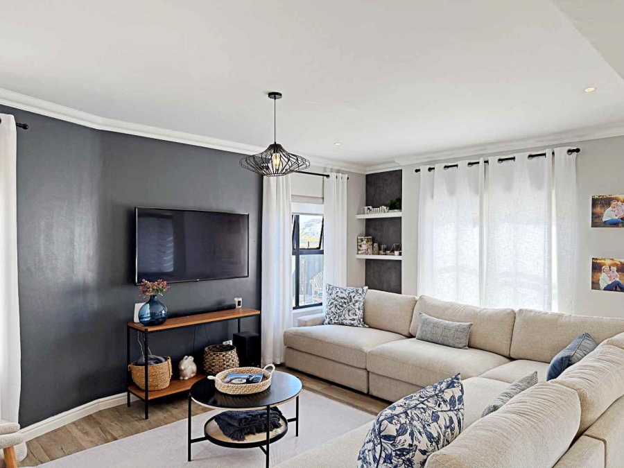 4 Bedroom Property for Sale in Calypso Beach Western Cape